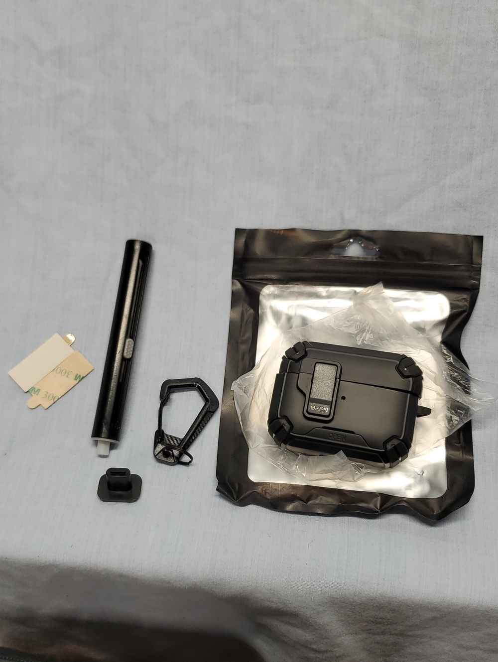 Heavy-Duty Black Protective Case for Earbuds with Carabiner